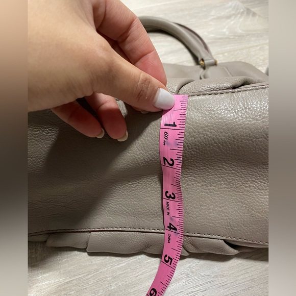 Marc by Marc Jacobs Solid Leather Shoulder Bag in Cement color, Very Good - Picture 10 of 12
